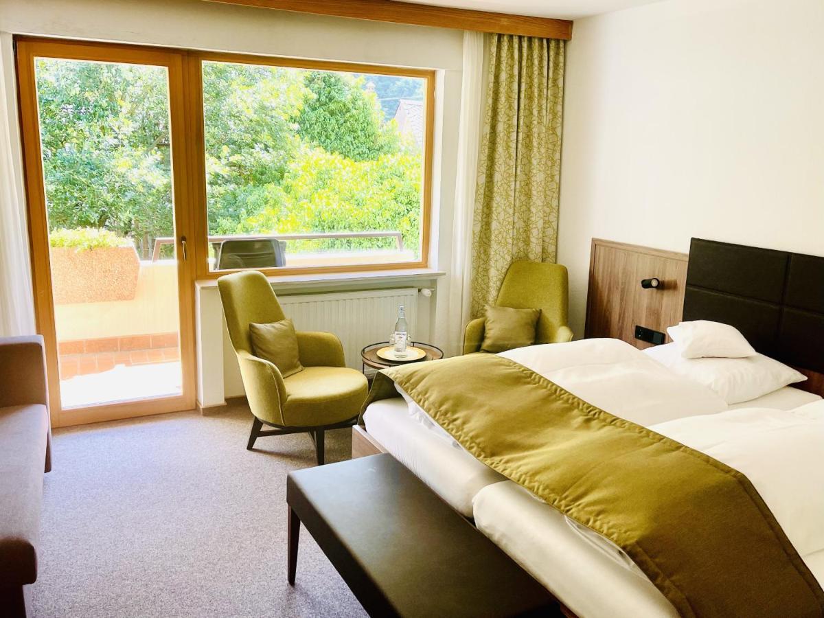 Hotel Weingut Dehren エレンツ・ポルタースドルフ エクステリア 写真