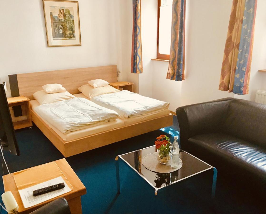 Hotel Weingut Dehren エレンツ・ポルタースドルフ エクステリア 写真