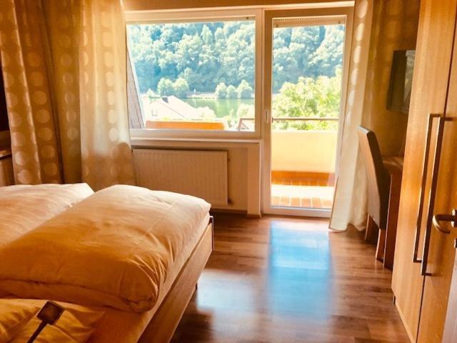 Hotel Weingut Dehren エレンツ・ポルタースドルフ エクステリア 写真